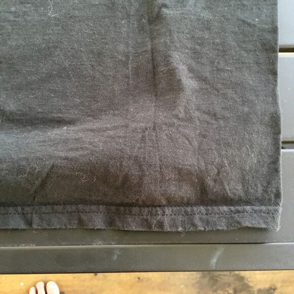 WOMENS AC/DC Graphic Grey TShirt Sz M  Fair/Good Used Condition - Picture 7 of 7